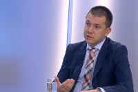 Šolaja: Kampanja zrelija, bez velikih političkih okršaja