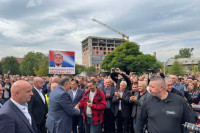 Dodik stigao na ročište, dočekan aplauzom