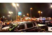 Policija upala na "car meet" i pronašla tri mačete