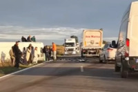 Sudar đačkog autobusa i auta: Poginuo vozač