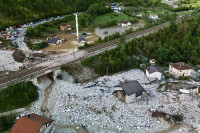 Strašne slike iz Jablanice: Potraga za 40 ljudi (FOTO)