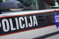Pješaka udario kombi, poginuo na licu mjesta