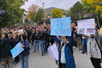 Protest Srba u Kosovskoj Mitrovici zbog hapšenja Arsenijevića