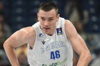 Košarkaš skočio u more i spasio kupača