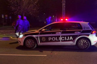 Maskirani napadač ranio dvadesetdvogodišnjaka u kladionici