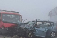Stravična nesreća: Sudar autobusa i dva vozila