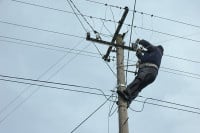 Radnik "Elektro-Hercegovine" koji je pao sa stuba životno ugrožen