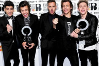 Tuga do neba: Članovi benda ,,One Direction" se oprostili od Lijama Pejna