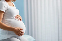 Žene koje kasnije rađaju imaju više šanse da dožive stotu