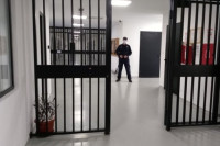 Određen pritvor dječaku koji je nožem izbo drugaricu u školi