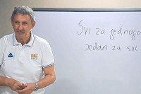 Kakav je poklon dobio Pešić nakon potpisivanja ugovora