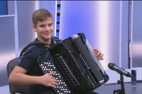 Desetogodišnji Dušan iz Banjaluke harmonikom kupi simpatije publike (VIDEO)