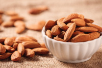 Nutricionista objašnjava zašto bismo svakog dana trebali pojesti šaku badema