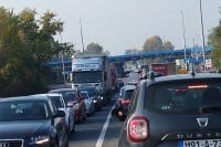 OPREZ: Gužve na graničnim prelazima