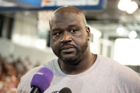 Šakil O' Nil na stubu srama
