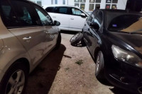 Izbušene gume na automobilima srpskih registracija u Kosovskoj Mitrovici