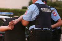 Pijan opštetio pneumatski pištolj u firmi, pa prijetio da će je zapaliti