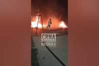 Zapaljeno dječije igralište (VIDEO)