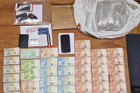 Uhapšen vozač, u autu pronađeno kilogram marihuane