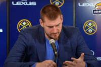 Jokić se iznervirao na pres konferenciji, pa opsovao na srpskom (VIDEO)