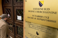Ustavni sud poništava Ustav