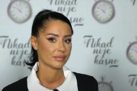 Pjevačica se nakon teške operacije oglasila iz bolnice