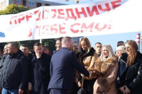 Gromoglasan aplauz i pjesma "Pukni zoro": Predsjednik Dodik stigao u Sud