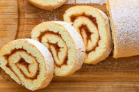 Recept dana: Rolat sa džemom od kajsija