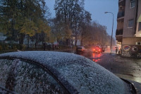 Pao prvi snijeg u Banjaluci (VIDEO)