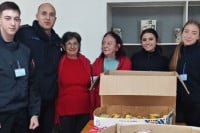 Mladi policajci doručak podijelili s korisnicima javne kuhinje