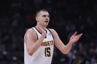 Nikola Jokić se poigrava sa protivničkim odbranama (VIDEO)