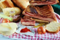 Zašto je dobro jesti svinjsku mast, slaninu i luk? Nutricionistkinja ima iznenađujuće odgovore