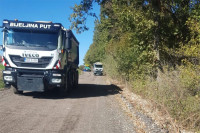 Asfaltiran put između Dragaljevca i Magnojevića