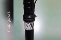 MUP demantovao navode da je policajac na palici imao inicijale Vučića