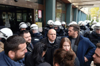 Opozicija ponovo blokirala zgradu suda u Novom Sadu