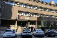 Muškarac sa potjernice ušao u policijsku stanicu i prijetio bombom