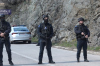 Specijalci tzv. kosovske policije pretresaju kuće u opštini Zubin Potok
