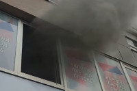 Gorjele stranačke prostorije u Prijedoru (VIDEO)
