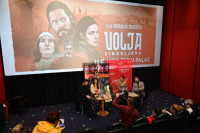 Premijera filma „Volja Sinovljeva“ dala banjalučkoj publici apokalipsu uz mačeve i gusle (FOTO)