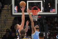 Jokić novim tripl-dablom pretekao Medžika Džonsona (VIDEO)