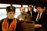 Znate li ko glumi popa u filmu "Ko to tamo peva"?