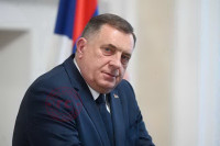Dodik prevezen u salu, u toku operacija