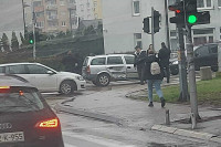 Vozači, oprez: Sudar dva vozila na raskrsnici kod Ekonomskog fakuleta