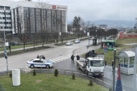 Blokiran ulaz prema zgradi Vlade