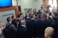 Gužva u NSRS: Stanivukoviću i Petroviću nije dozvoljen ulazak u salu