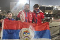 Crveno palava energija na ulicama Dablina: Navijači Borca pristižu na Tala stadion