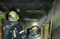 Opušak cigarete izazvao požar: Jedno lice se ugušilo