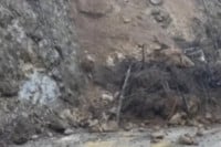 Klizište kod Fojnice blokiralo put koji je nedavno bio poplavljen