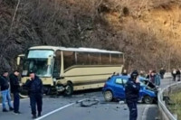 Poznato u kakvom su stanju djeca povrijeđena u sudaru autobusa i automobila