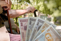 Ko može naslijediti porodičnu penziju: Nisu ista pravila u Srpskoj i FBiH